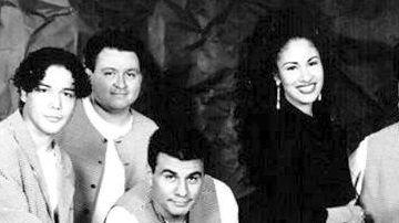 Selena y los Dinos|Mezcalent