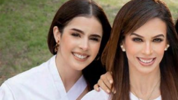 Biby Gaytán en compañía de sus hijas Ana Paula (izquierda) y Alejandra (derecha) | Instagram