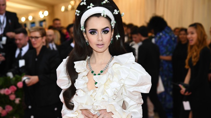 Lily Collins en la MetGala de 2019 | Getty Images