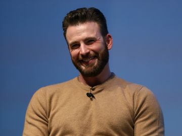 El actor Chris Evans durante una entrevista | Getty Images