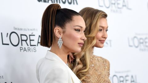 Bella and Gigi Hadid en una gala de L'oreal. | ANGELA WEISS / Getty Images