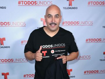 Lupillo Rivera en un evento benéfico de Telemundo | Mezcalent