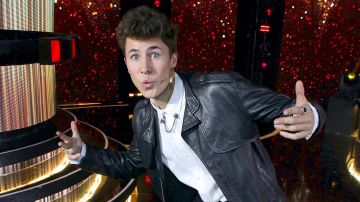 Juanpa Zurita en el set de grabación de pequeños gigantes en Televisa | Mezcalent