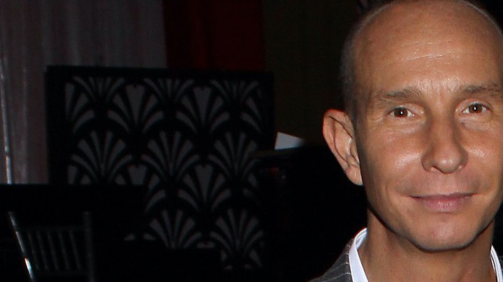 Mía acompañada de sus padres: Erik Rubín y Andrea Legarreta