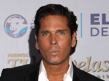 Roberto Palazuelos causa desalojo en Tulum