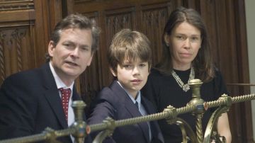 Sarah Chatto, con su esposo Daniel Chatto y su hijo Arthur Chatto    | Getty Images, Arthur Edwards