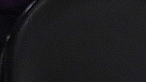 Javier "Chicharito" Hernandez and Sarah Kohan next to the courtside seats | Kevork Djansezian / Getty Images