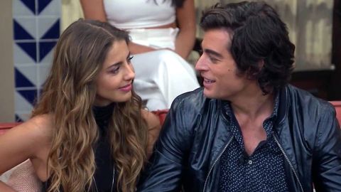 Michelle Renaud y Danilo Carrera en grabaciones de la telenovela 'Quererlo Todo' | Mezcalent