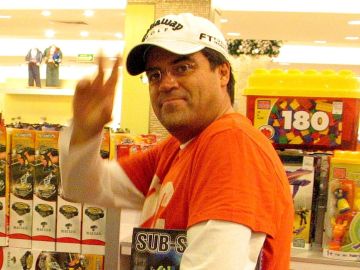 Jorge "El Burro" Van Rankin de compras con sus sobrinos | Mezcalent