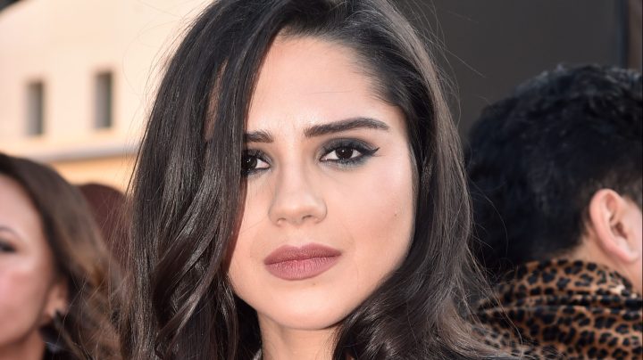 Sasha Calle en la entrega 46 de los Emmy | Alberto E. Rodriguez/Getty Images