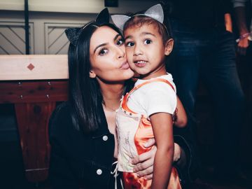 Kim Kardashian junto a su primogénita, North West | Rich Fury/Forum Photos via Getty Images
