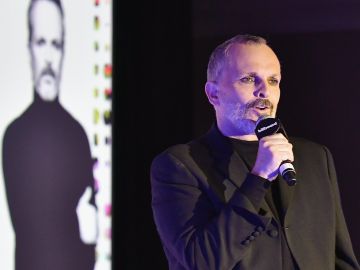 Miguel Bose | Getty Images, Gustavo Caballero