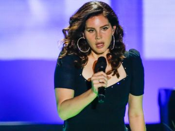 Lana del Rey durante un concierto de  Lollapaloosa en Sao Paulo | Getty Images, Alexandre Schneider