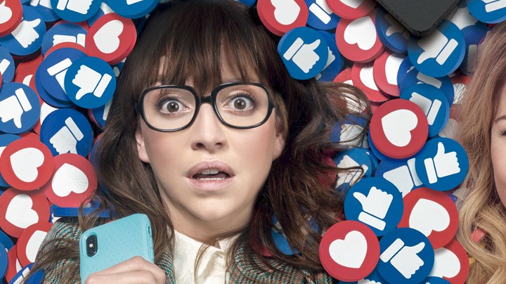 Regina Blandón y Ludwika Paleta en 'Guerra de Likes'
