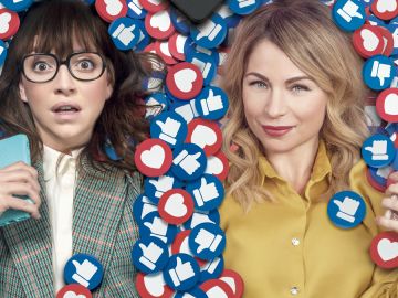 Regina Blandón y Ludwika Paleta en 'Guerra de Likes'