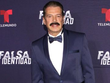 Sergio Goyri en el lanzamiento de Falsa Indentidad serie de Telemundo | Mezcalent
