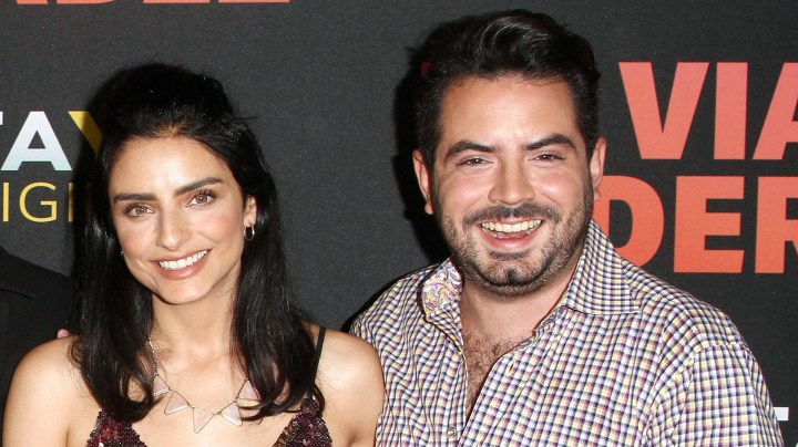 Aislinn Derbez y José Eduardo Derbez comparten entrevista en YouTube