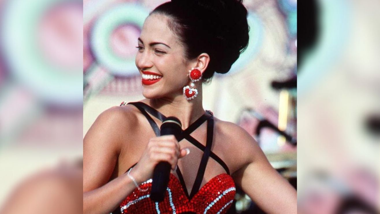 JLo, Ángela Aguilar y otras famosas que han rendido tributo a Selena  Quintanilla - La Vibra