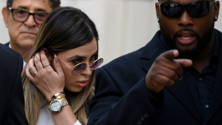 Emma Coronel durante los juicios de su esposo Joaquín Loera alias "El Chapo" Guzmán