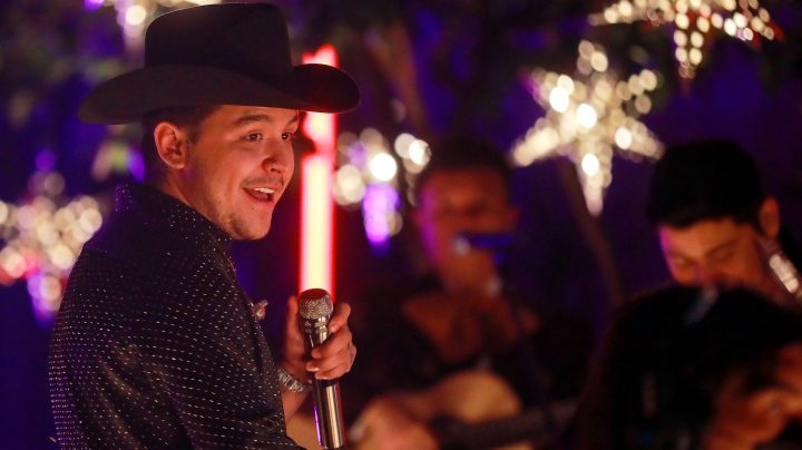 Christian Nodal en los Latin Grammy Awards en Guadalajara, Mexico. | Getty Images, Manuel Velasquez