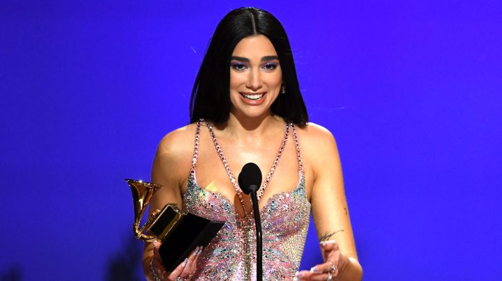 Dua Lipa durante los Grammy | Getty Images