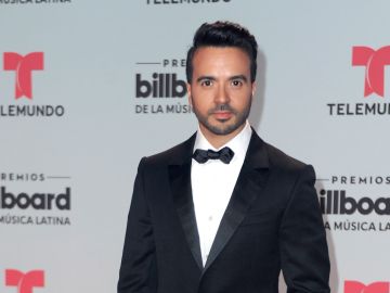 Luis Fonsi en los Billboard Latin Music Awards en Watsco Center en Coral Gables, Florida | Getty Images, Sergi Alexander