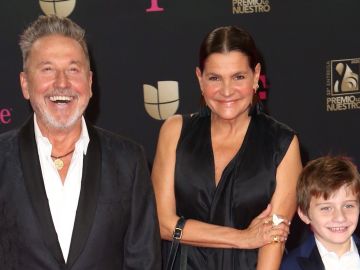 Familia de Ricardo Montaner en Premios Lo Nuestro | Mezcalent