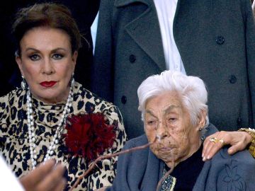 Laura Zapata y su abuelita | Mezcalent
