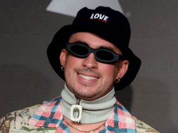 Bad Bunny gana su primer combate en la WWE