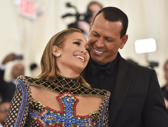 Jennifer López y Alex Rodríguez | HECTOR RETAMAL/Getty Images