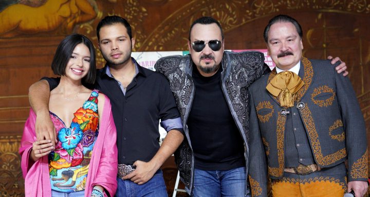 Angela Aguilar, Leonardo Aguilar, Pepe Aguilar y Antonio Aguilar Jr. en Jaripeo Sin Fronteras 2019 | JC Olivera/Getty Images