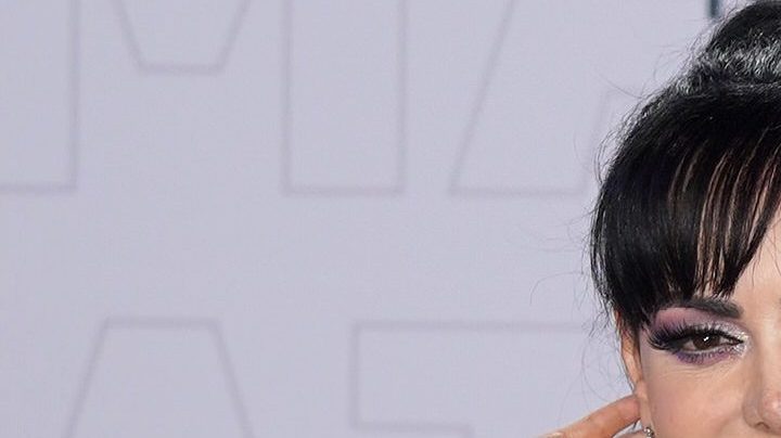 Maribel Guardia sube una foto con su perrito en redes y la critican