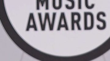 Vanessa Claudio enamora en los Latin AMAs 2021