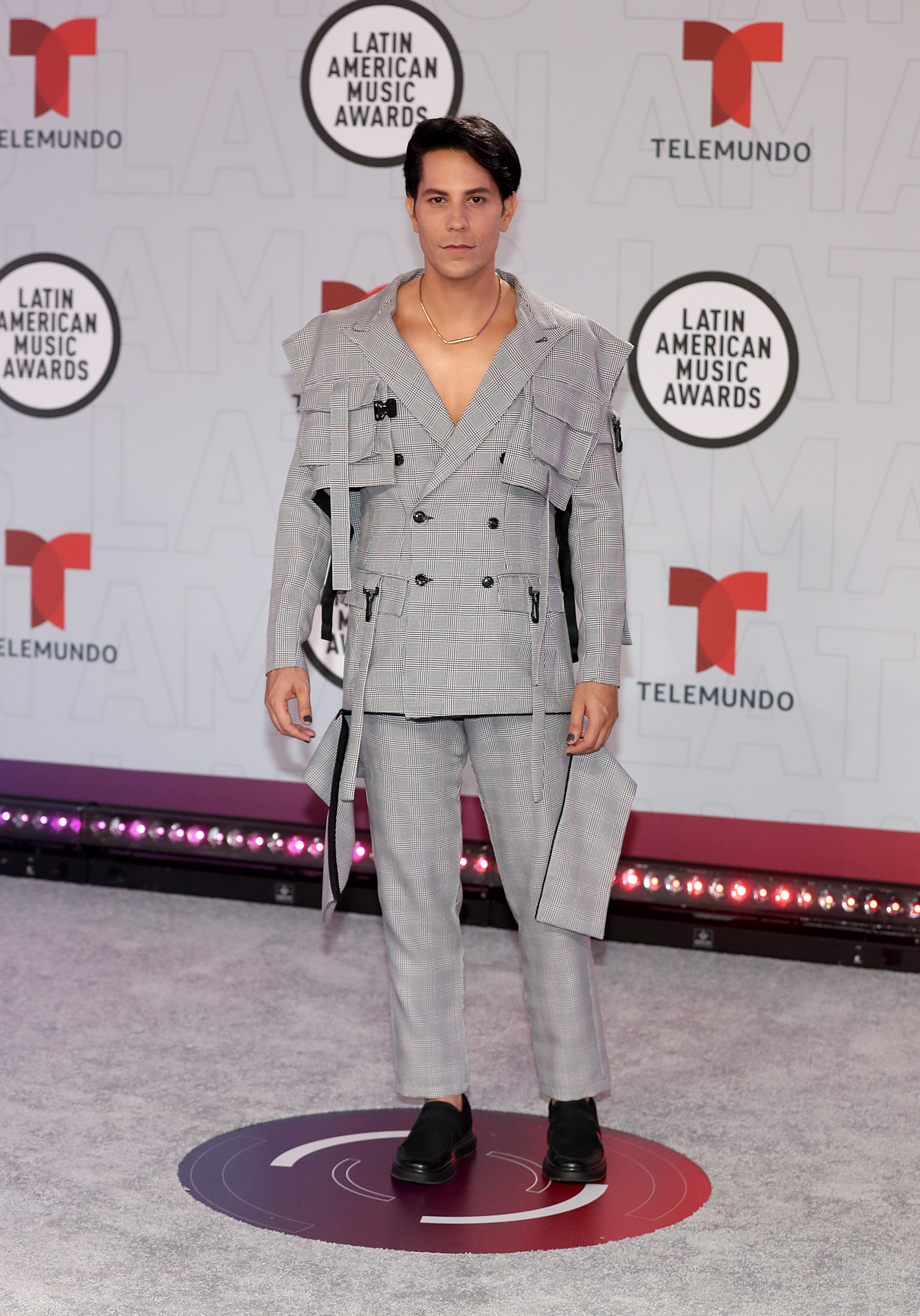 Christian Chávez en los Latin AMAs 2021