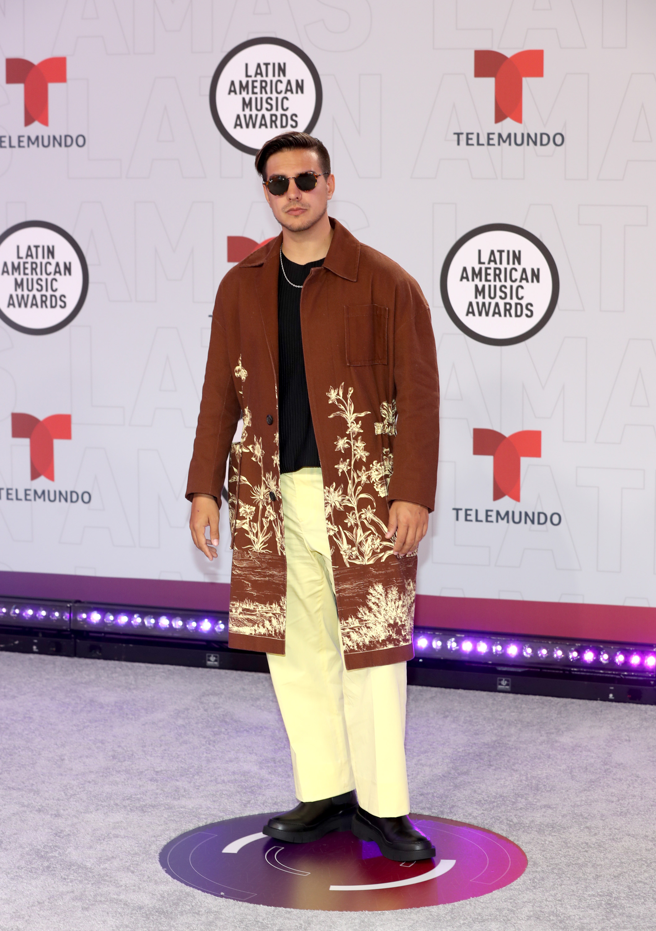 Vadhir Derbez en los Latin AMAs 2021