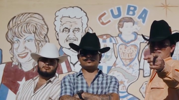 Los Dos Carnales en 'El Corrido de Miami'