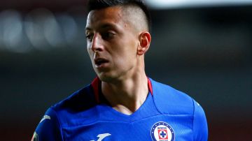 Roberto Alvarado de Cruz Azul en partido ante Necaxa del Torneo Guardianes 2021 | Leopoldo Smith/Getty Images