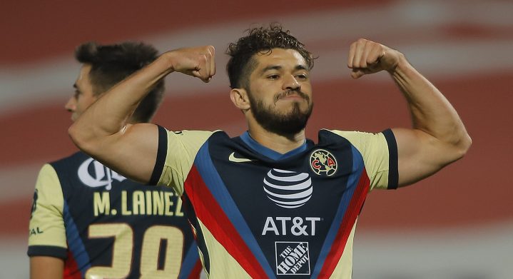 Henry Martin del América en duelo ante Santos Laguna | Manuel Guadarrama/Getty Images