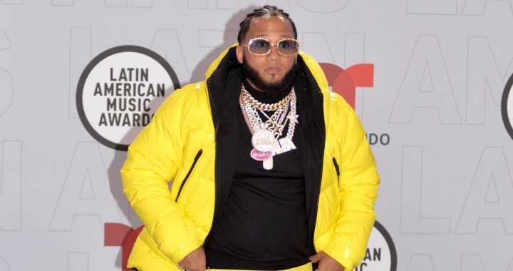 El Alfa en los AMAs 2021 | Mezcalent