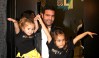 Pablo Montero junto a sus hijas | Mezcalent