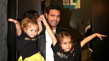 Pablo Montero junto a sus hijas | Mezcalent