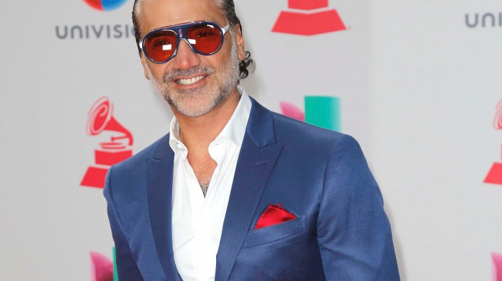 Alejandro Fernández en alfombra roja | Mezcalent