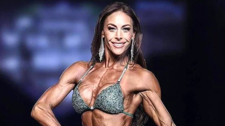 Vanessa Guzmán ganó tres medallas en su última competencia de fisicoculturismo | Mezcalent