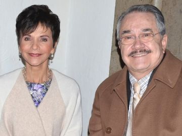 Pati Chapoy junto a su compañero Pedro Sola | Mezcalent