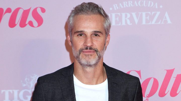Juan Pablo Medina en la alfombra roja de la película "Solteras" | Mezcalent