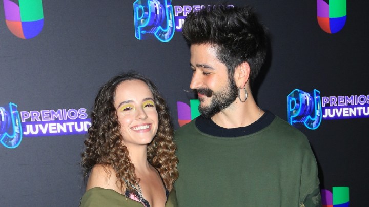 Evaluna y Camilo en Premios Juventud | Mezcalent