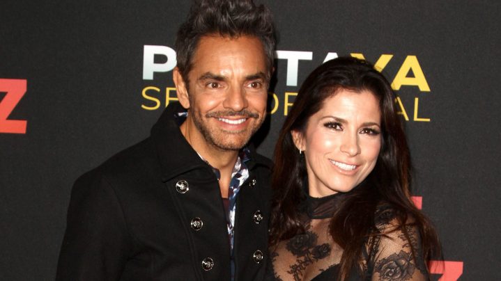 Eugenio Derbez y Alessandra Rosaldo en Alfombra Roja de "Viajando con los Derbez" | Mezcalent