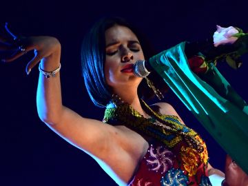 Ángela Aguilar en los Premios Latin Grammy | ROBYN BECK/AFP via Getty Images