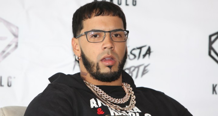 Anuel AA durante la rueda de prensa de su gira con Karol G | Mezcalent
