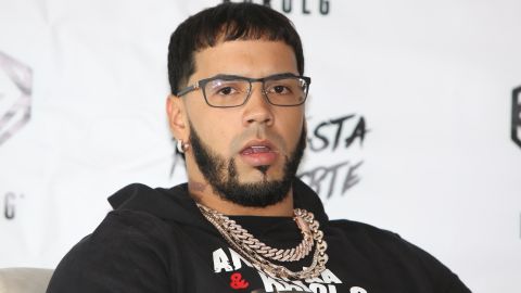 Anuel AA durante la rueda de prensa de su gira con Karol G | Mezcalent